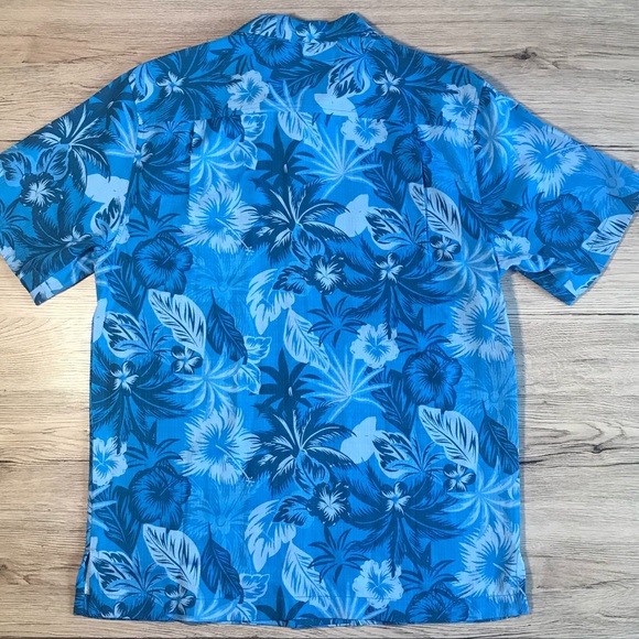 NWT UCLA Bruins Tommy Bahama Hawaiian Shirt - Picture 2 of 10